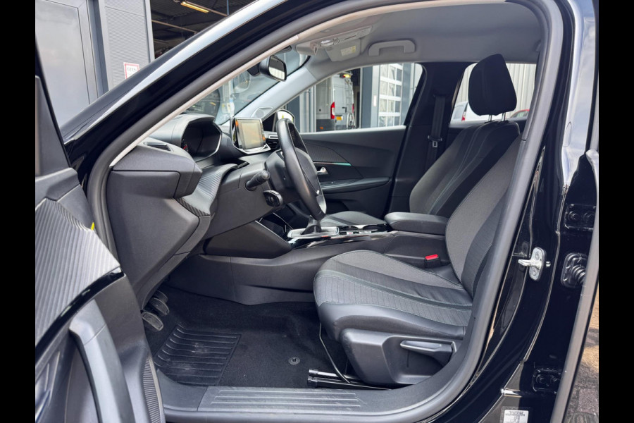 Peugeot 2008 1.2 PT Allure | 130 PK | Trekhaak | Navigatie | NL-Auto | Parkeersensoren | Climate Control |