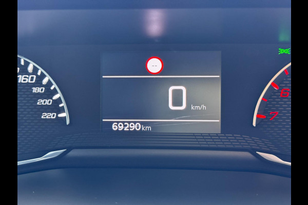 Peugeot 2008 1.2 PT Allure | 130 PK | Trekhaak | Navigatie | NL-Auto | Parkeersensoren | Climate Control |