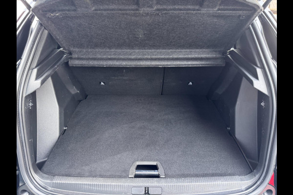 Peugeot 2008 1.2 PT Allure | 130 PK | Trekhaak | Navigatie | NL-Auto | Parkeersensoren | Climate Control |