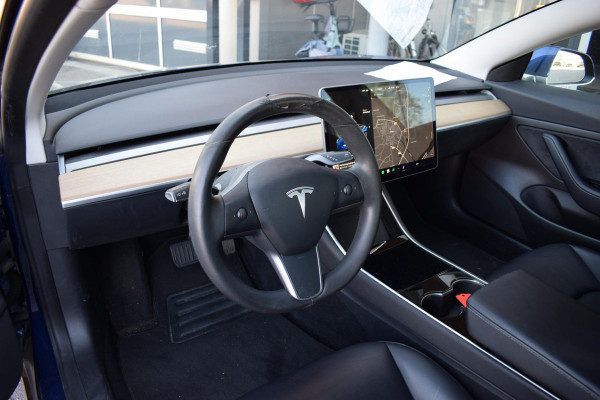 Tesla Model 3 Standard RWD Plus 60 kWh | AutoPilot | Pano | Leer