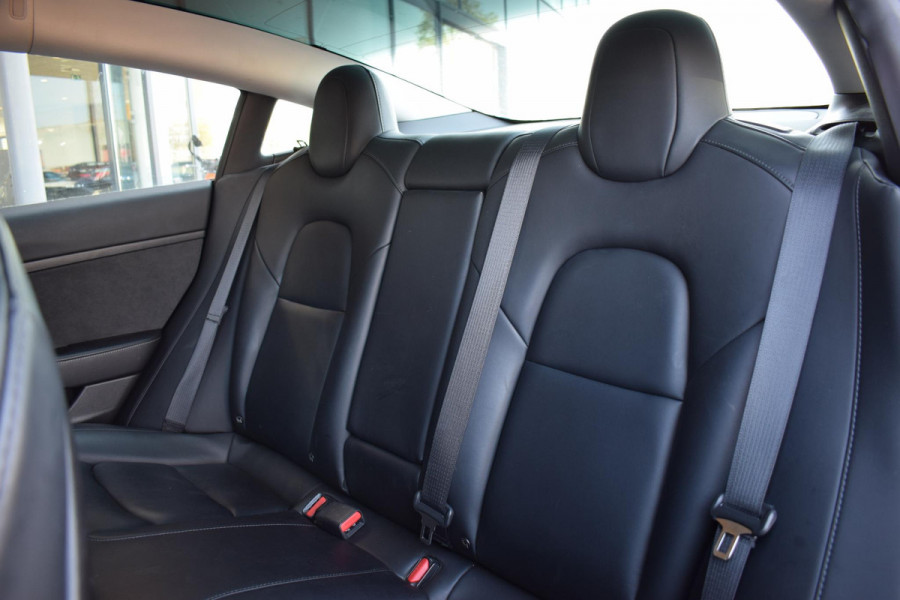Tesla Model 3 Standard RWD Plus 60 kWh | AutoPilot | Pano | Leer