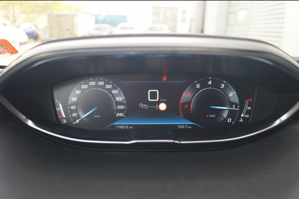 Peugeot 5008 1.2 PureTech Allure 7-persoons -NAVI-ECC-PDC-CRUISE-