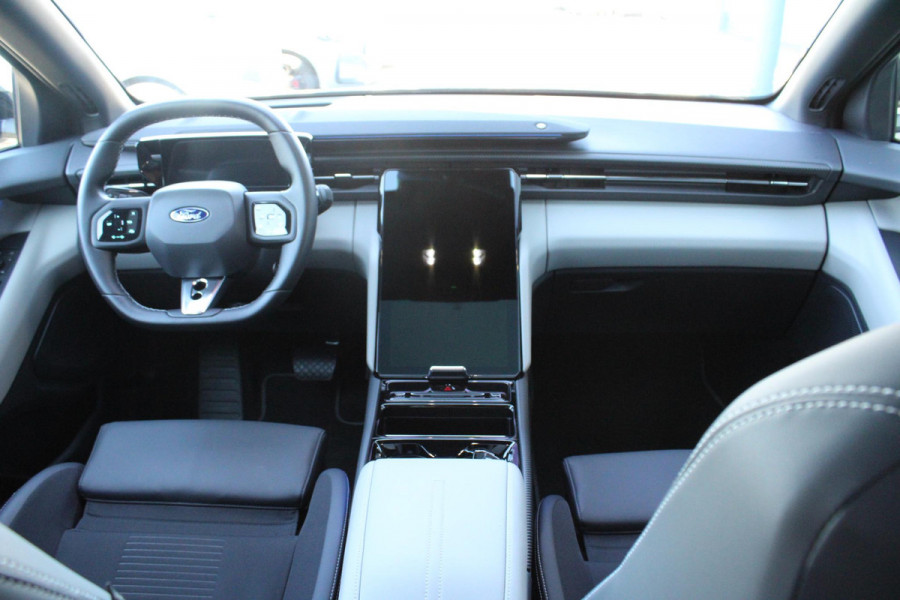 Ford Capri Extended Range AWD 79 kWh 340pk | AGR stoelen | Warmte pomp | 21 inch Licht metaal | Panorama Dak | Driver Assistance Pack