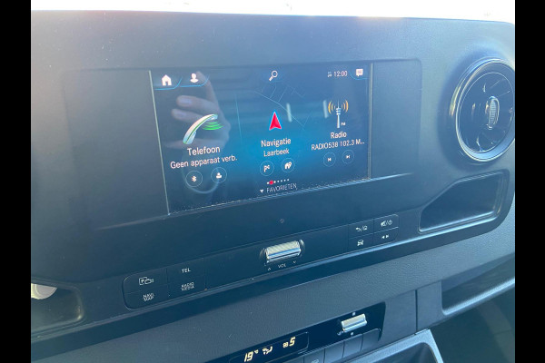 Mercedes-Benz Sprinter 314 2.2 CDI 143pk AUT-7 L2H2 EURO VI-D NAVI Camera ECC Keyless Bluetooth Navigatie-pakket Elektr.Spiegels+Verwarmd BlindSpot-Assist Regensensor Bordherkenning Trekhaak 3.500kg Trekvermogen Betonplex Wandbetimmerd