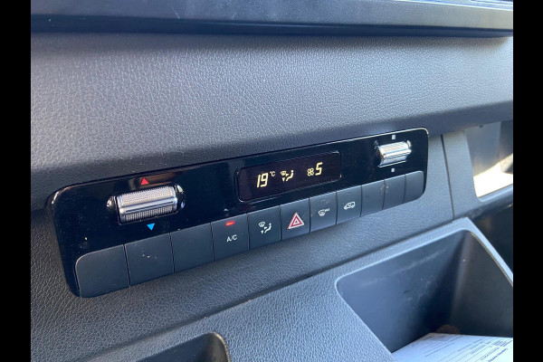 Mercedes-Benz Sprinter 314 2.2 CDI 143pk AUT-7 L2H2 EURO VI-D NAVI Camera ECC Keyless Bluetooth Navigatie-pakket Elektr.Spiegels+Verwarmd BlindSpot-Assist Regensensor Bordherkenning Trekhaak 3.500kg Trekvermogen Betonplex Wandbetimmerd
