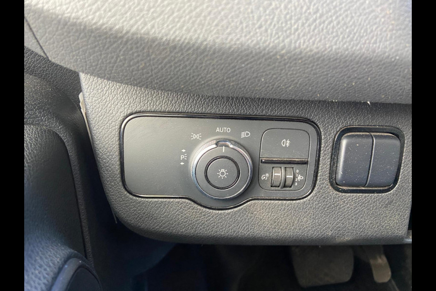 Mercedes-Benz Sprinter 314 2.2 CDI 143pk AUT-7 L2H2 EURO VI-D NAVI Camera ECC Keyless Bluetooth Navigatie-pakket Elektr.Spiegels+Verwarmd BlindSpot-Assist Regensensor Bordherkenning Trekhaak 3.500kg Trekvermogen Betonplex Wandbetimmerd