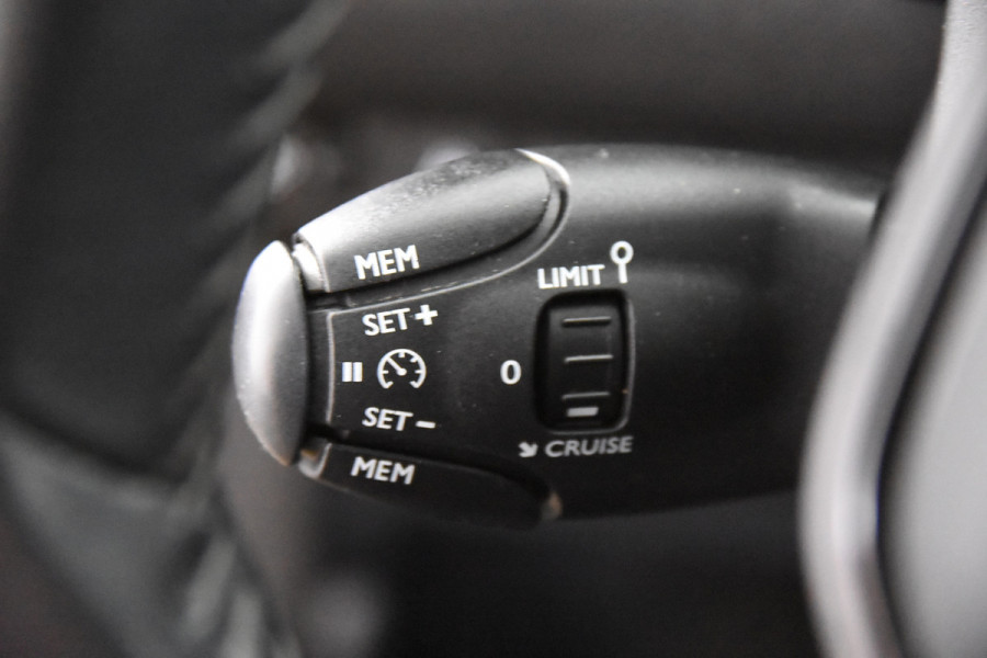 Peugeot 208 1.2 Active *1ste Eigenaar*Navigatie*Carplay*PDC*