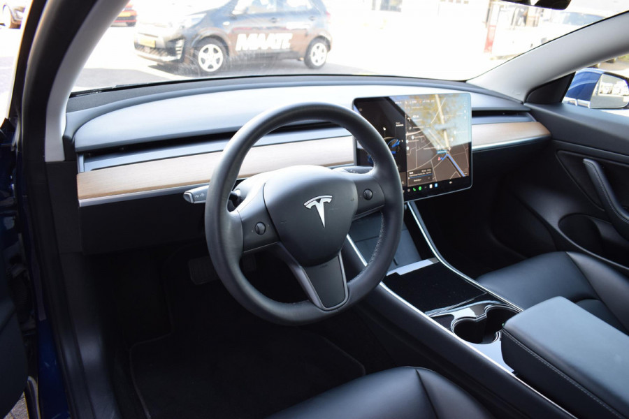 Tesla Model 3 Standard RWD Plus 60 kWh | AutoPilot | 20" LM | Pano | Leer