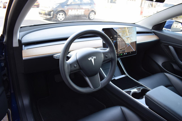 Tesla Model 3 Standard RWD Plus 60 kWh | AutoPilot | 20" LM | Pano | Leer