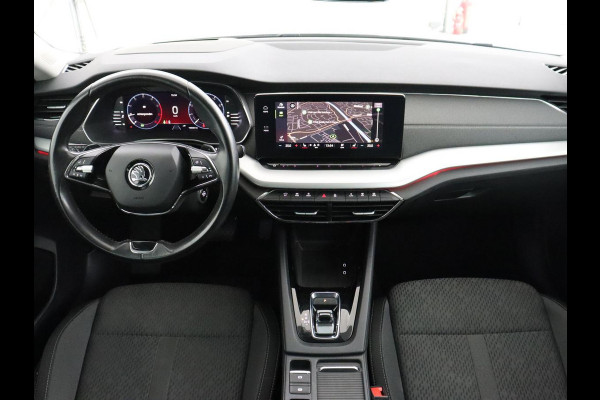 Škoda Octavia 1.5 e-TSI Business Edition | Stoelverwarming | Trekhaak | Camera | Carplay | Sfeerverlichting | Memory | Navigatie | Full LED | Digital Cockpit | Side Assist | Climate control | Cruise control