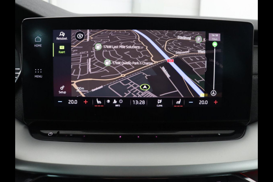 Škoda Octavia 1.5 e-TSI Business Edition | Stoelverwarming | Trekhaak | Camera | Carplay | Sfeerverlichting | Memory | Navigatie | Full LED | Digital Cockpit | Side Assist | Climate control | Cruise control