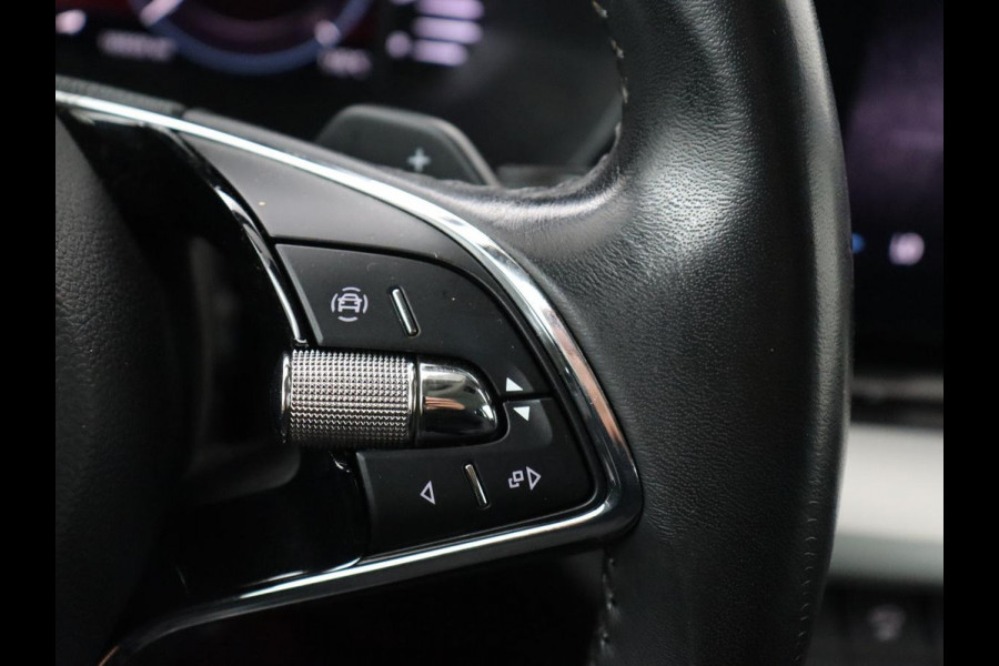 Škoda Octavia 1.5 e-TSI Business Edition | Stoelverwarming | Trekhaak | Camera | Carplay | Sfeerverlichting | Memory | Navigatie | Full LED | Digital Cockpit | Side Assist | Climate control | Cruise control
