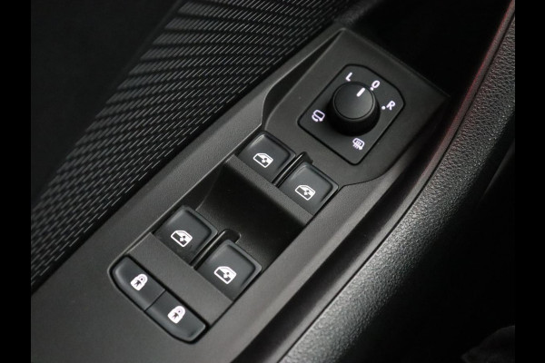 Škoda Octavia 1.5 e-TSI Business Edition | Stoelverwarming | Trekhaak | Camera | Carplay | Sfeerverlichting | Memory | Navigatie | Full LED | Digital Cockpit | Side Assist | Climate control | Cruise control