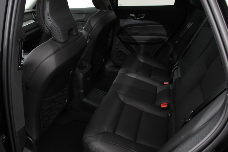 Volvo XC60 2.0 T6 398pk Plug-in hybrid AWD Plus Dark | Leder | Navigatie Google | Harman Kardon | Panorama dak | Lichtmetalen Velgen 19" | Dab | Stoelverwarming | Camera | Led