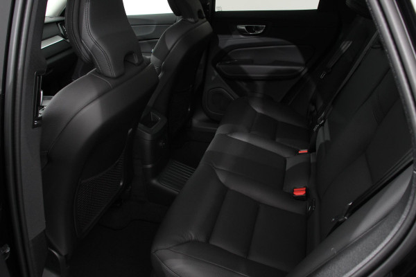 Volvo XC60 2.0 T6 398pk Plug-in hybrid AWD Plus Dark | Leder | Navigatie Google | Harman Kardon | Panorama dak | Lichtmetalen Velgen 19" | Dab | Stoelverwarming | Camera | Led