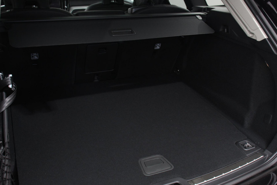Volvo XC60 2.0 T6 398pk Plug-in hybrid AWD Plus Dark | Leder | Navigatie Google | Harman Kardon | Panorama dak | Lichtmetalen Velgen 19" | Dab | Stoelverwarming | Camera | Led