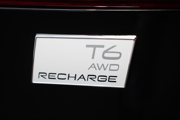 Volvo XC60 2.0 T6 398pk Plug-in hybrid AWD Plus Dark | Leder | Navigatie Google | Harman Kardon | Panorama dak | Lichtmetalen Velgen 19" | Dab | Stoelverwarming | Camera | Led
