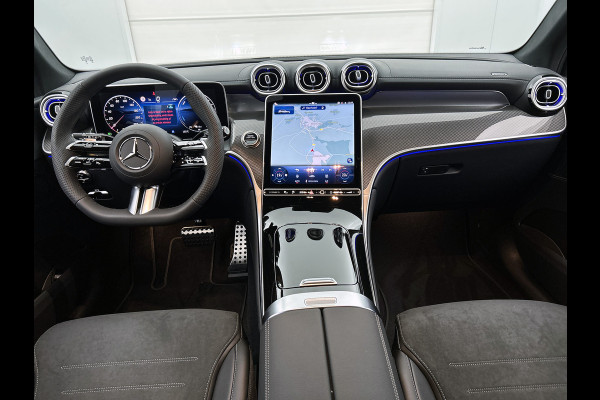 Mercedes-Benz GLC 300e 4MATIC Business Solution AMG | Premium | Nightpakket | Trekhaak | 20” multispaaks AMG-velgen | Smartphone-integratie | 360° camera | Sfeerverlichting | URBAN GUARD Plus |