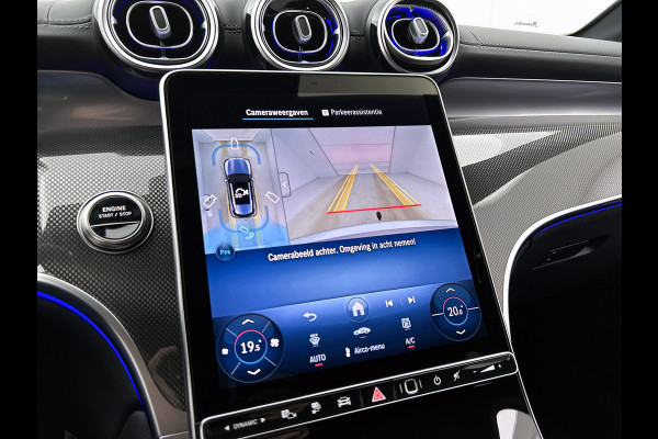 Mercedes-Benz GLC 300e 4MATIC Business Solution AMG | Premium | Nightpakket | Trekhaak | 20” multispaaks AMG-velgen | Smartphone-integratie | 360° camera | Sfeerverlichting | URBAN GUARD Plus |