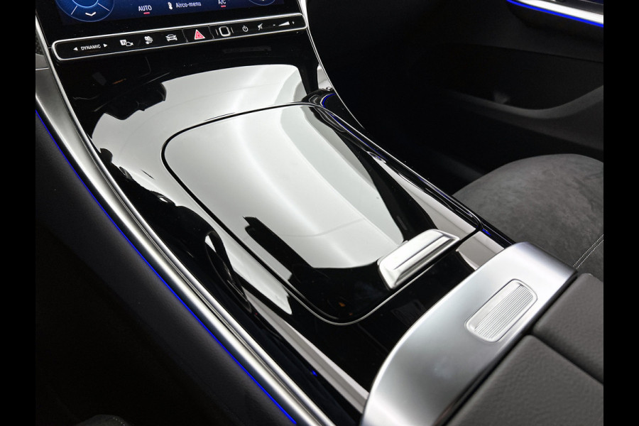 Mercedes-Benz GLC 300e 4MATIC Business Solution AMG | Premium | Nightpakket | Trekhaak | 20” multispaaks AMG-velgen | Smartphone-integratie | 360° camera | Sfeerverlichting | URBAN GUARD Plus |