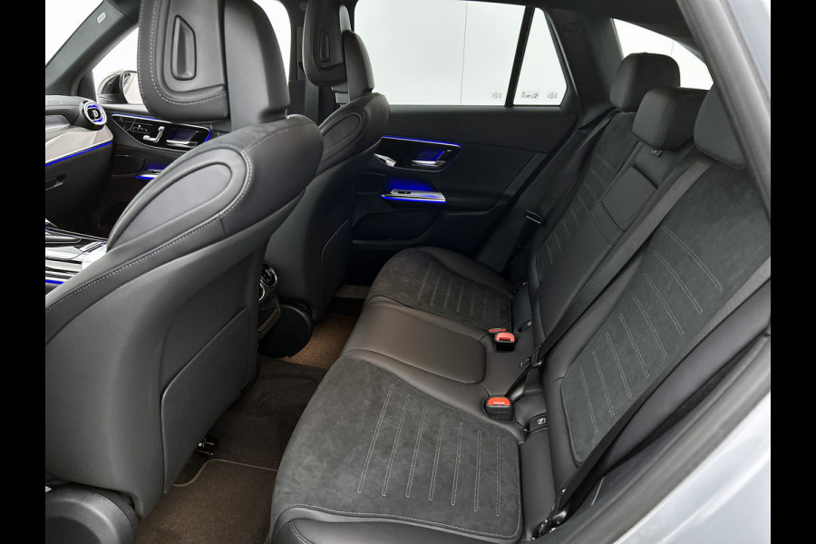 Mercedes-Benz GLC 300e 4MATIC Business Solution AMG | Premium | Nightpakket | Trekhaak | 20” multispaaks AMG-velgen | Smartphone-integratie | 360° camera | Sfeerverlichting | URBAN GUARD Plus |