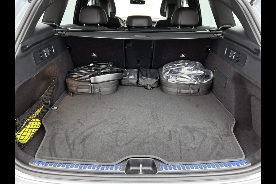 Mercedes-Benz GLC 300e 4MATIC Business Solution AMG | Premium | Nightpakket | Trekhaak | 20” multispaaks AMG-velgen | Smartphone-integratie | 360° camera | Sfeerverlichting | URBAN GUARD Plus |