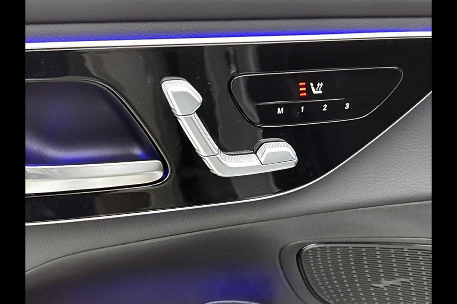 Mercedes-Benz GLC 300e 4MATIC Business Solution AMG | Premium | Nightpakket | Trekhaak | 20” multispaaks AMG-velgen | Smartphone-integratie | 360° camera | Sfeerverlichting | URBAN GUARD Plus |