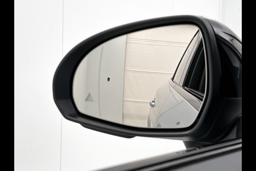 Mercedes-Benz GLC 300e 4MATIC Business Solution AMG | Premium | Nightpakket | Trekhaak | 20” multispaaks AMG-velgen | Smartphone-integratie | 360° camera | Sfeerverlichting | URBAN GUARD Plus |