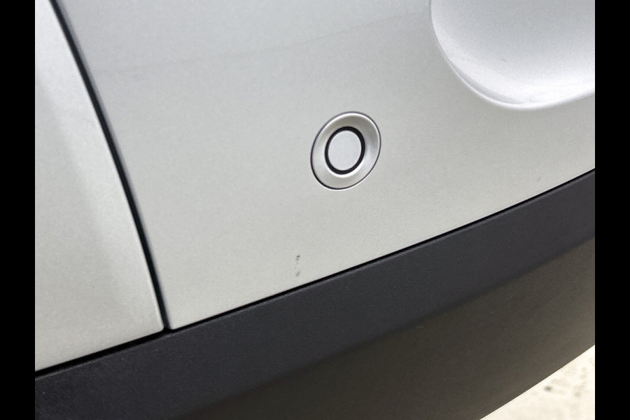 Mercedes-Benz GLC 300e 4MATIC Business Solution AMG | Premium | Nightpakket | Trekhaak | 20” multispaaks AMG-velgen | Smartphone-integratie | 360° camera | Sfeerverlichting | URBAN GUARD Plus |