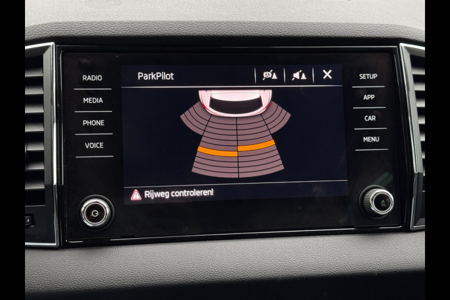 Škoda Karoq 1.5 TSI ACT Sportline Business | 150 PK | Automaat | Trekhaak | Adaptive Cruise | Climate Control | Stoelverwarming