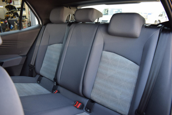 Volkswagen ID.3 First 58 kWh | SOH: 92,5% | Stuur- en Stoelverwarming | Apple CarPlay