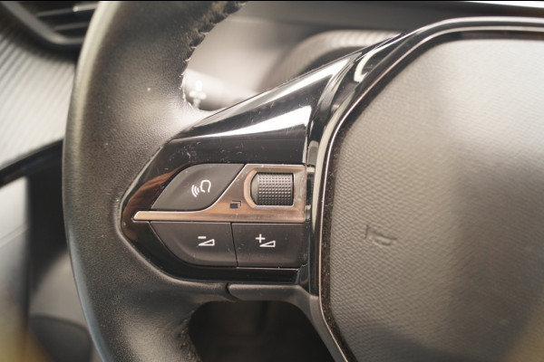 Peugeot 2008 1.2 PureTech Allure -NAVI-ECC-PDC-CRUISE-