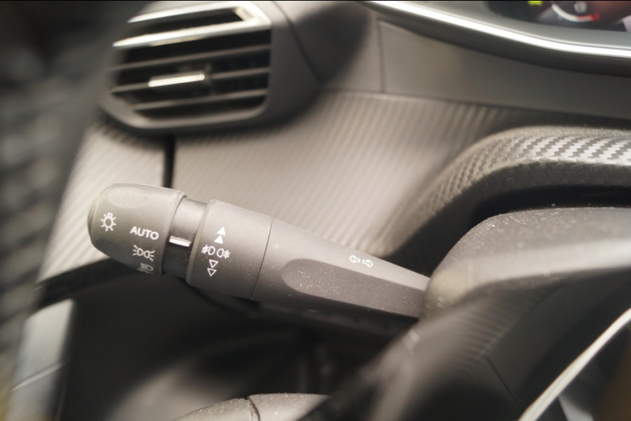 Peugeot 2008 1.2 PureTech Allure -NAVI-ECC-PDC-CRUISE-