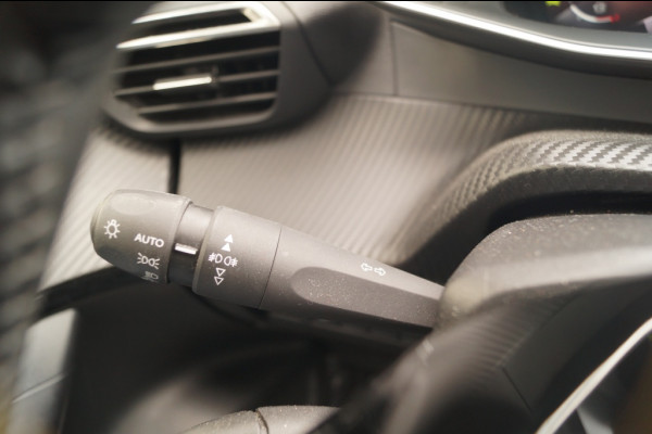 Peugeot 2008 1.2 PureTech Allure -NAVI-ECC-PDC-CRUISE-