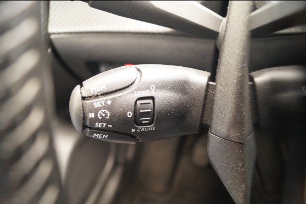 Peugeot 2008 1.2 PureTech Allure -NAVI-ECC-PDC-CRUISE-