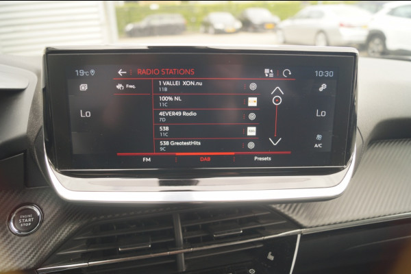 Peugeot 2008 1.2 PureTech Allure -NAVI-ECC-PDC-CRUISE-