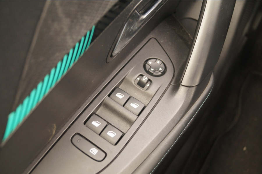 Peugeot 2008 1.2 PureTech Allure -NAVI-ECC-PDC-CRUISE-