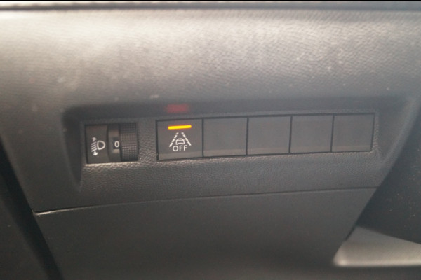 Peugeot 2008 1.2 PureTech Allure -NAVI-ECC-PDC-CRUISE-