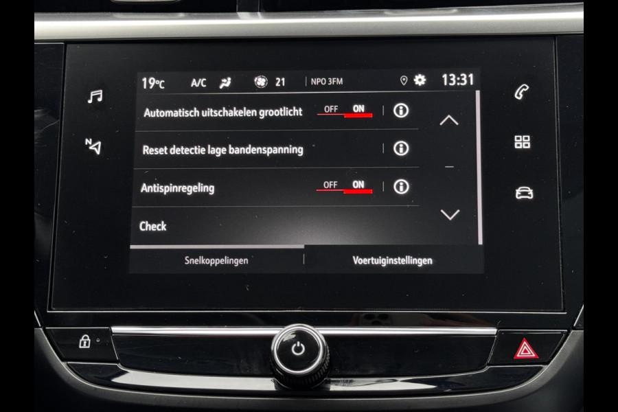 Opel Corsa 1.2 Elegance | Panoramadak | Camera | PDC Voor + Achter | Climate control | Stoel + Stuurverwarming