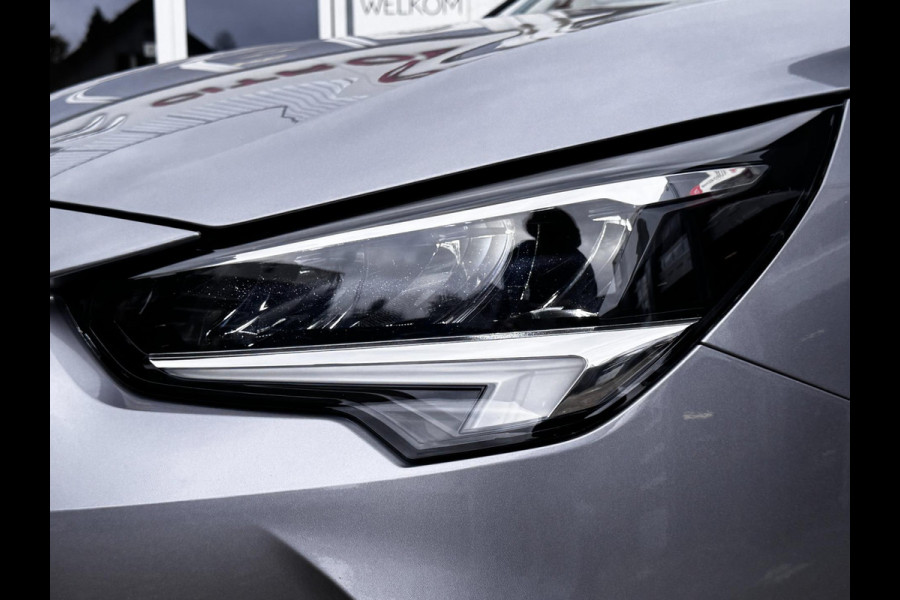 Opel Corsa 1.2 Elegance | Panoramadak | Camera | PDC Voor + Achter | Climate control | Stoel + Stuurverwarming