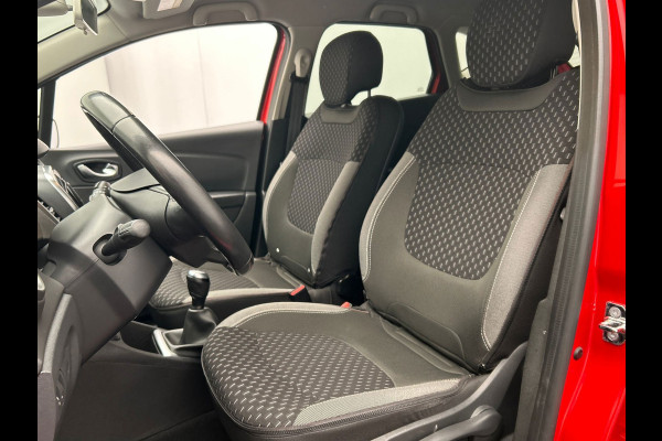 Renault Captur 0.9 TCe Intens | Origineel NL | Cruise-control | Climate-control | Trekhaak | Keyless | Navigatie | Camera |