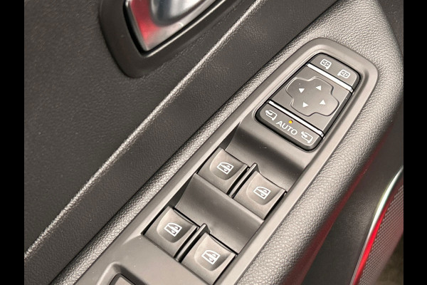 Renault Captur 0.9 TCe Intens | Origineel NL | Cruise-control | Climate-control | Trekhaak | Keyless | Navigatie | Camera |