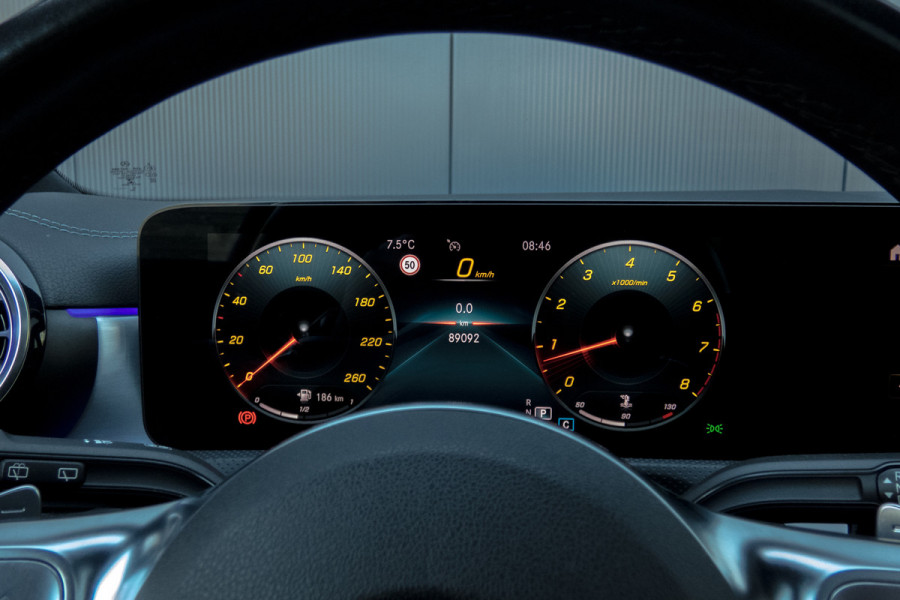 Mercedes-Benz CLA-Klasse Shooting Brake 250 Premium Plus AMG | PANORAMADAK | STOELVERWARMING | CAMERA | AMBIANT LIGHT