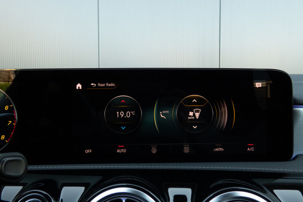 Mercedes-Benz CLA-Klasse Shooting Brake 250 Premium Plus AMG | PANORAMADAK | STOELVERWARMING | CAMERA | AMBIANT LIGHT