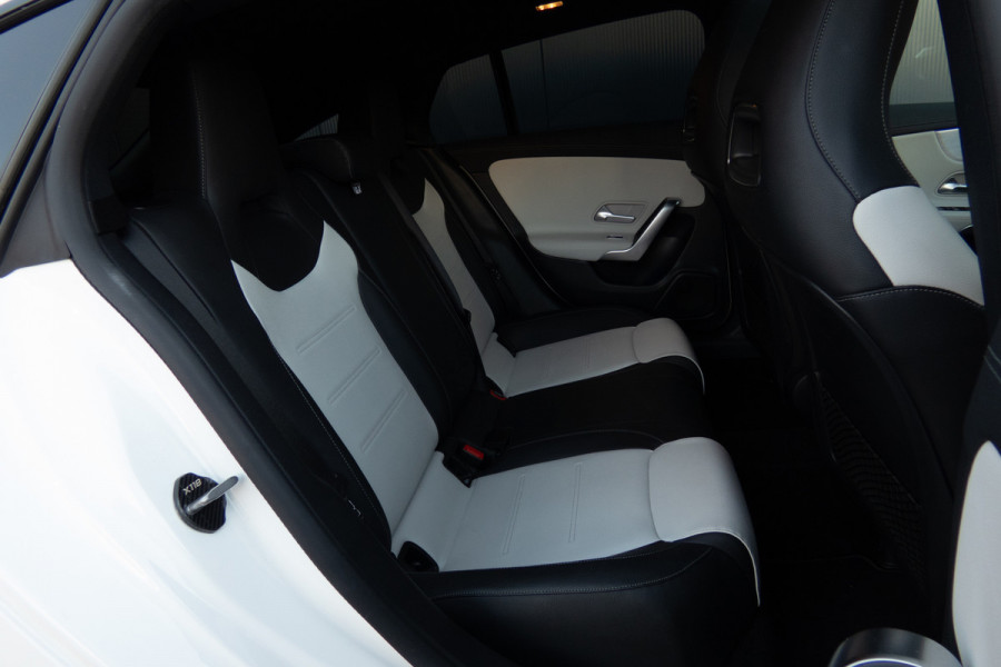 Mercedes-Benz CLA-Klasse Shooting Brake 250 Premium Plus AMG | PANORAMADAK | STOELVERWARMING | CAMERA | AMBIANT LIGHT