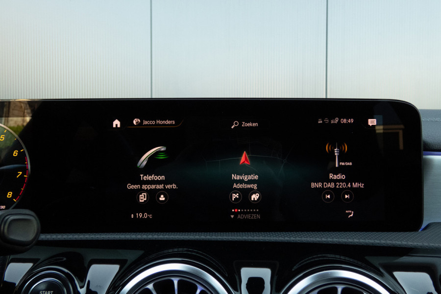 Mercedes-Benz CLA-Klasse Shooting Brake 250 Premium Plus AMG | PANORAMADAK | STOELVERWARMING | CAMERA | AMBIANT LIGHT