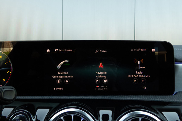 Mercedes-Benz CLA-Klasse Shooting Brake 250 Premium Plus AMG | PANORAMADAK | STOELVERWARMING | CAMERA | AMBIANT LIGHT