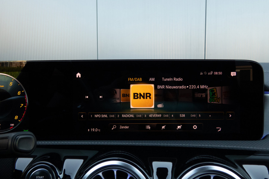 Mercedes-Benz CLA-Klasse Shooting Brake 250 Premium Plus AMG | PANORAMADAK | STOELVERWARMING | CAMERA | AMBIANT LIGHT