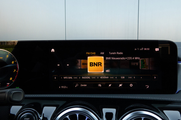 Mercedes-Benz CLA-Klasse Shooting Brake 250 Premium Plus AMG | PANORAMADAK | STOELVERWARMING | CAMERA | AMBIANT LIGHT