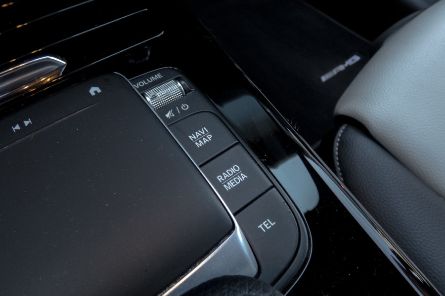 Mercedes-Benz CLA-Klasse Shooting Brake 250 Premium Plus AMG | PANORAMADAK | STOELVERWARMING | CAMERA | AMBIANT LIGHT